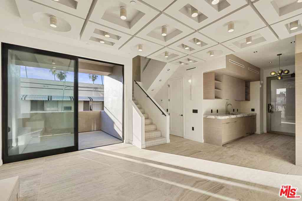 Condo For Rent - 1021 N Ogden Drive #PH 7<br/> West Hollywood, CA 90046