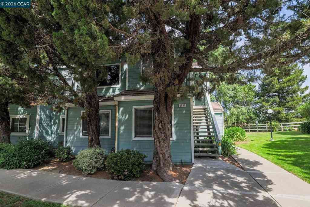 Condo For Sale - 2922 Winding Ln<br/> Contra Costa County, Antioch, CA 94531