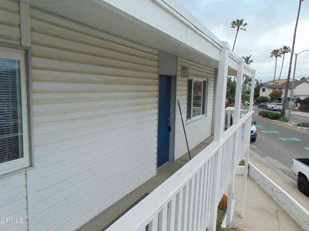 Apartment For Rent - 2011 Pierpont Boulevard<br/> Ventura, CA 93001