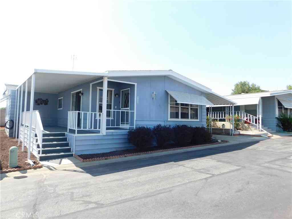 Mobile Home For Sale - 31816 Avenue E #153<br/> Yucaipa, CA 92399
