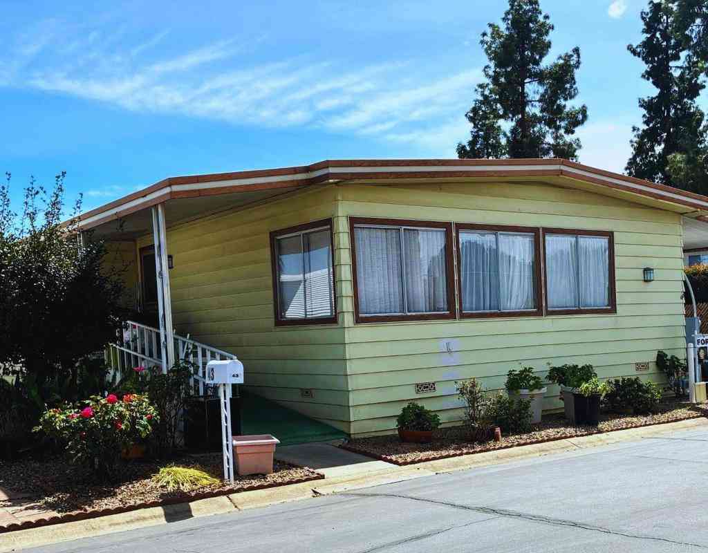 Mobile Home For Sale - 2280 E Valley Pkwy #43<br/> Escondido, CA 92027