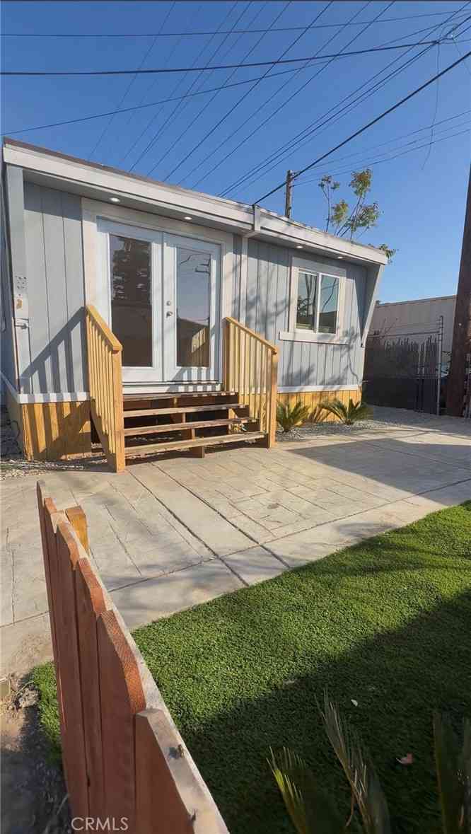 Mobile Home For Sale - 1011 W. La Cadena Drive #30<br/> Riverside, CA 92509