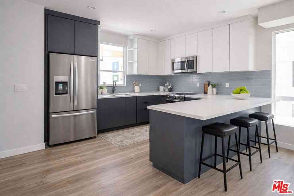 Condo For Rent - 6700 Balboa Boulevard #1<br/> Van Nuys, CA 91406