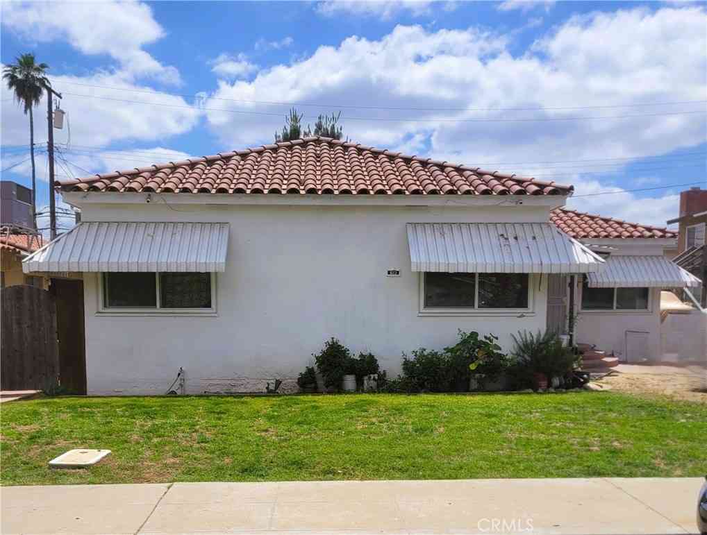 Multifamily For Sale - 623 W Hedges Avenue<br/> Fresno County, Fresno, CA 93728
