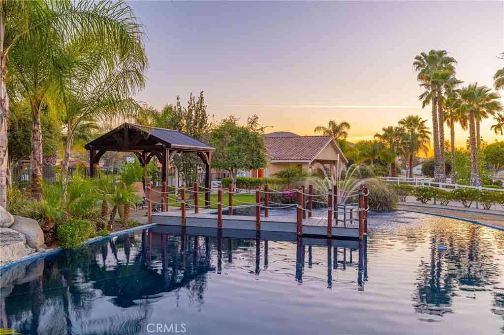 Homes For Sale - 30550 Stein Way<br/> Riverside County, Hemet, CA 92543