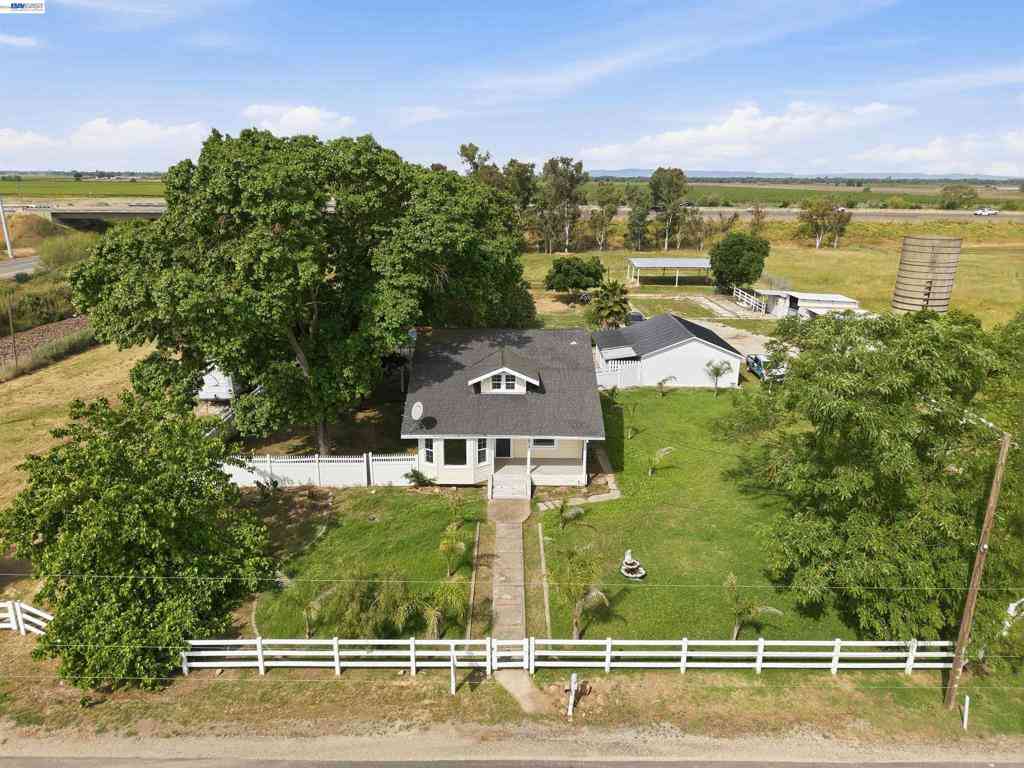 Homes For Sale - 3015 Point Pleasant Rd<br/> Sacramento County, Elk Grove, CA 95757