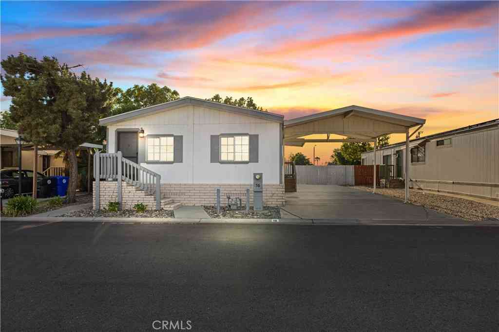 Mobile Home For Sale - 7717 Church Avenue #16<br/> Highland, CA 92346