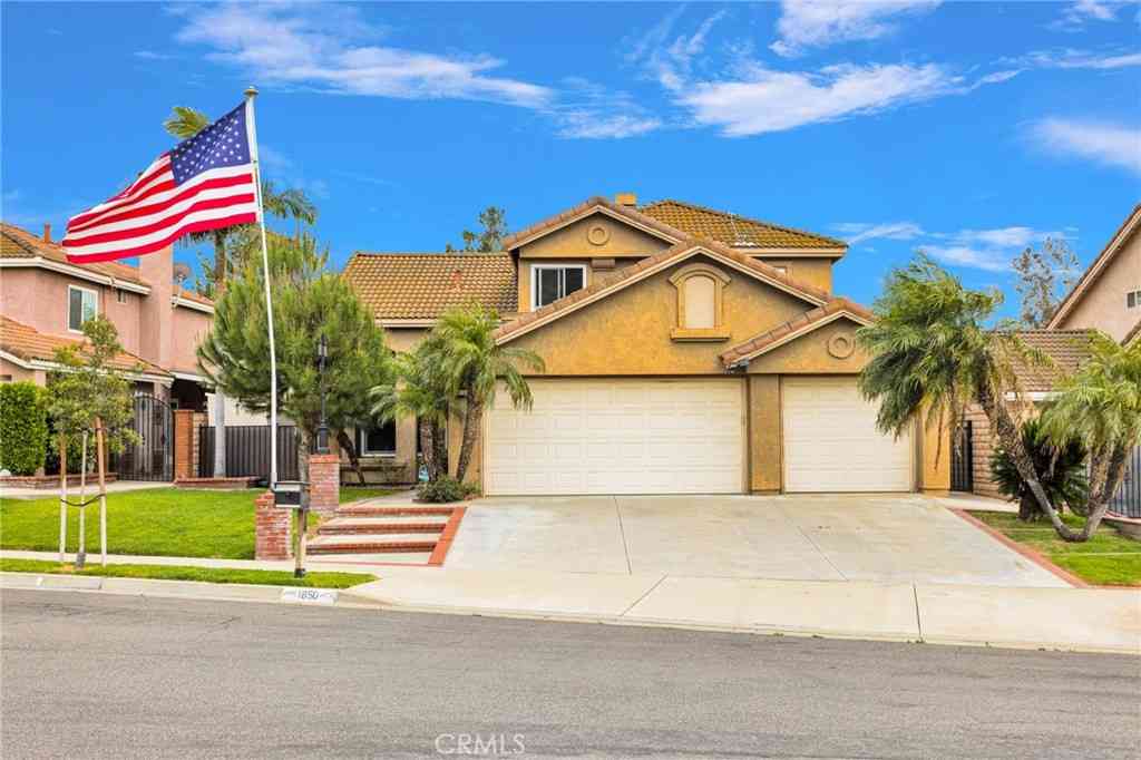 Homes For Sale - 1850 Breckenridge<br/> Riverside County, Corona, CA 92879