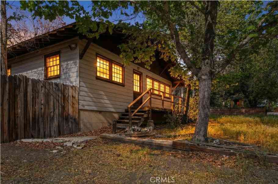 Homes For Sale - 799 Mountain View<br/> Wrightwood, CA 92397