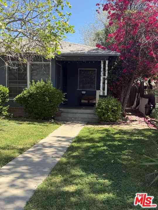Homes For Sale - 6250 Halbrent Avenue<br/> Los Angeles County, Van Nuys, CA 91411