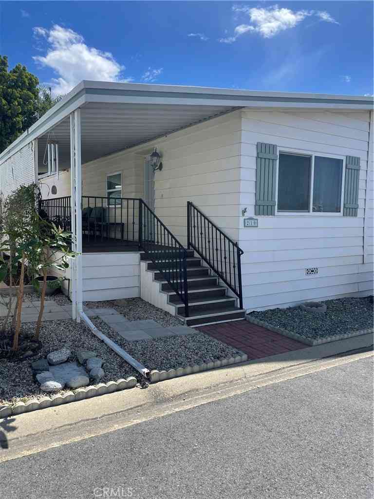 Mobile Home For Sale - 3800 Bradford #210<br/> La Verne, CA 91750