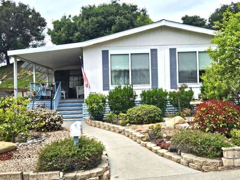 Mobile Home For Sale - 8975 Lawrence Welk Drive #227<br/> San Diego County, Escondido, CA 92026