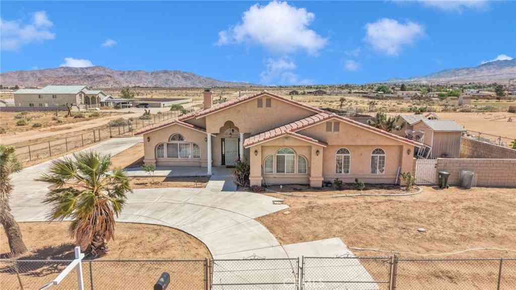 Homes For Sale - 11331 Pasco Rd<br/> San Bernardino County, Apple Valley, CA 92308