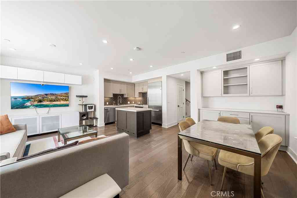 Townhouse For Sale - 820 Mission #106<br/> Los Angeles County, South Pasadena, CA 91030