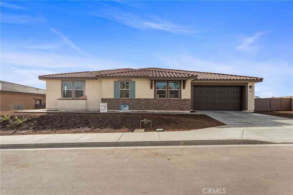 Homes For Sale - 1390 Amanda Glen<br/> San Diego County, Escondido, CA 92029
