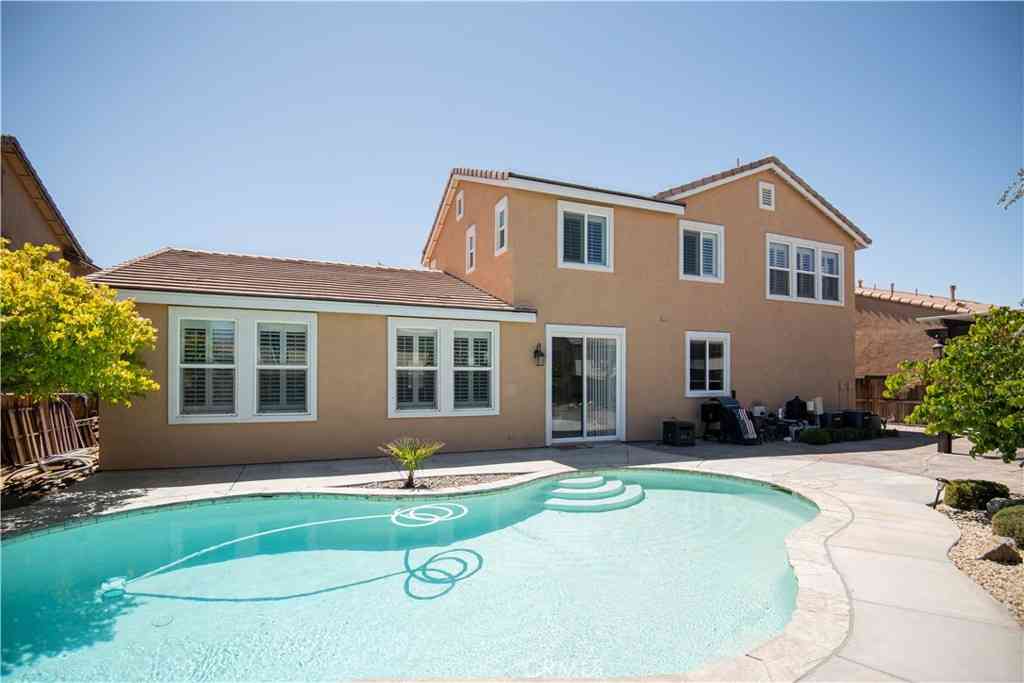 Homes For Sale - 12934 Pearblossom Street<br/> San Bernardino County, Hesperia, CA 92344