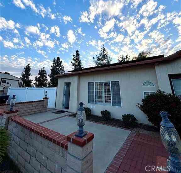 Homes For Rent - 7271 Wood<br/> Riverside, CA 92506