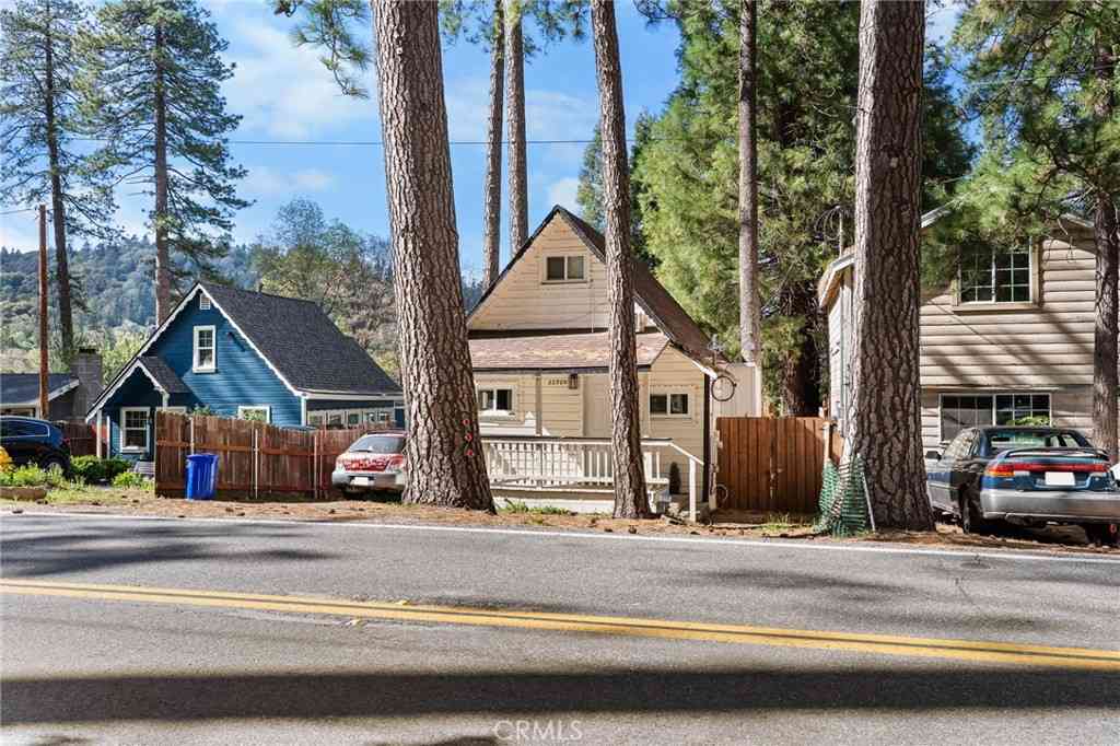 Homes For Sale - 22904 Waters<br/> Crestline, CA 92325