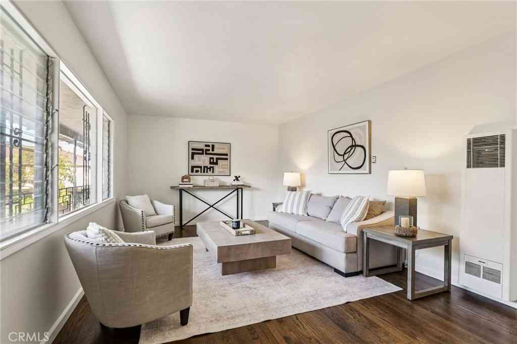 Condo For Sale - 379 Wisconsin #3<br/> Los Angeles County, Long Beach, CA 90814