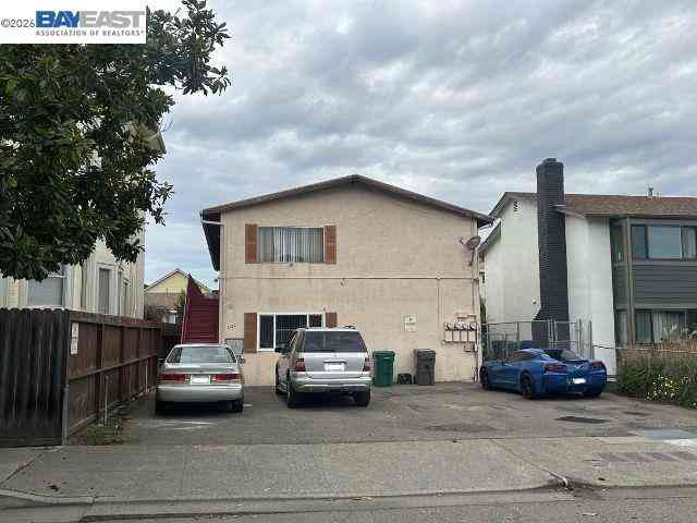 Multifamily For Sale - 1127 Linden St<br/> Alameda County, Oakland, CA 94607