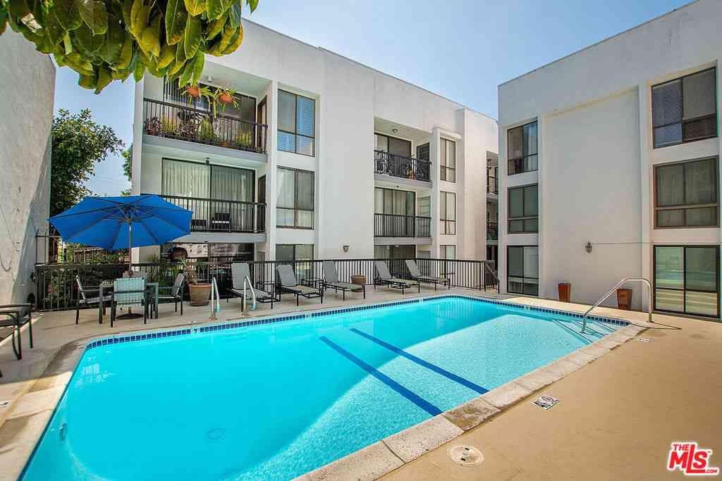 Condo For Sale - 906 N Doheny Drive #510<br/> West Hollywood, CA 90069
