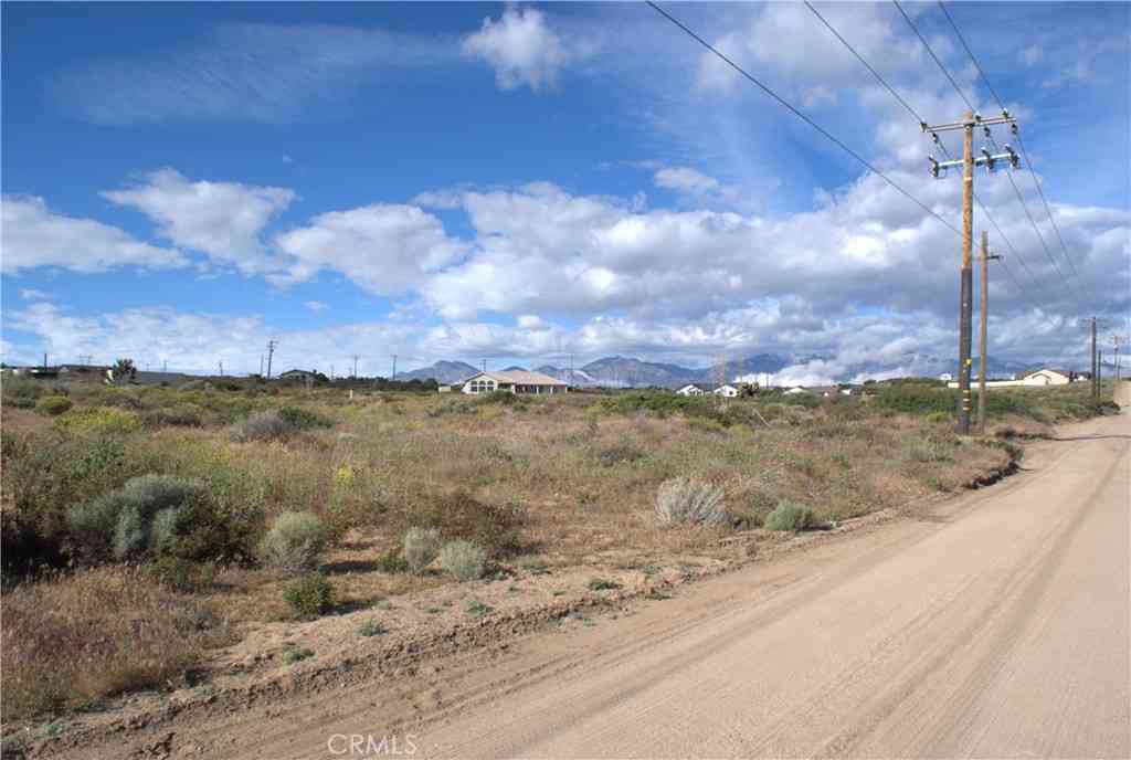Vacant Land For Sale - Prairie Trl<br/> Oak Hills, CA 92344