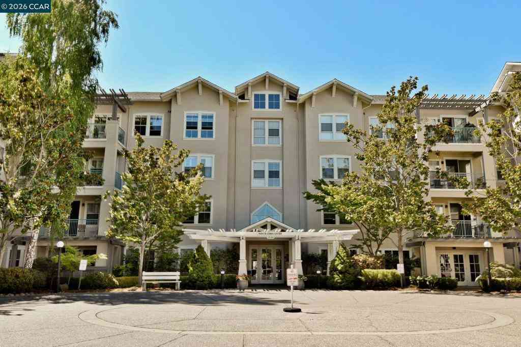 Condo For Sale - 1840 Tice Creek Dr #2236<br/> Walnut Creek, CA 94595