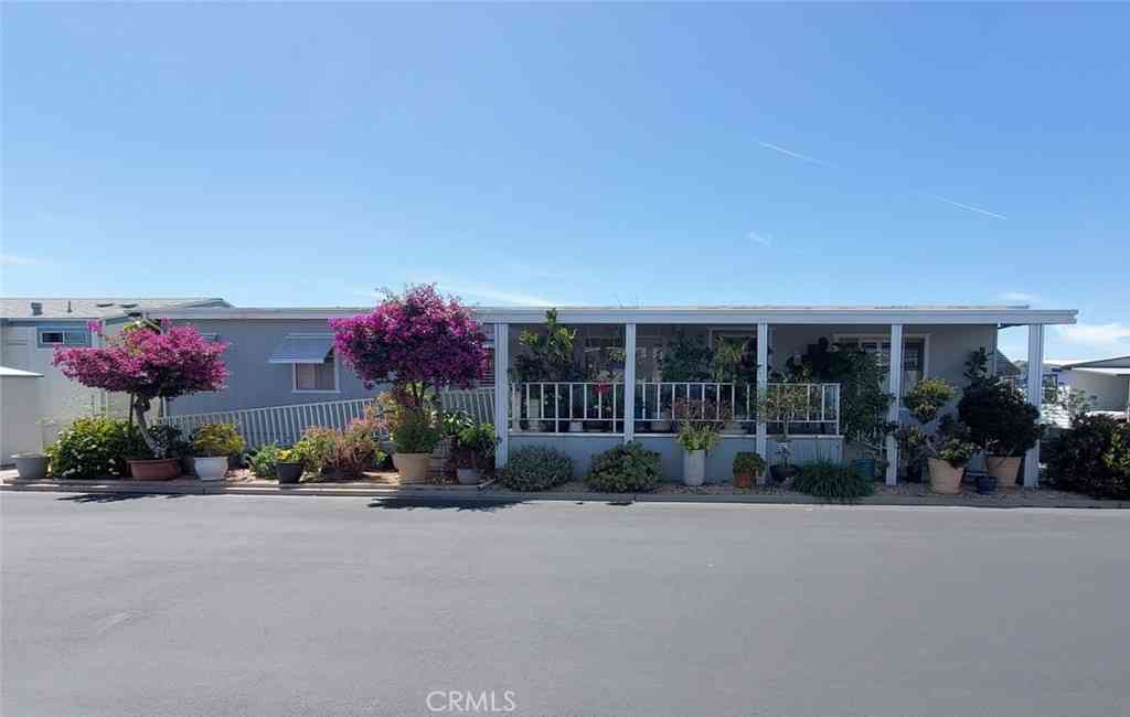 Mobile Home For Sale - 15300 Magnolia #109<br/> Orange County, Westminster, CA 92683