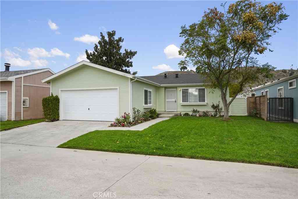Homes For Sale - 19853 Cottonwood Drive<br/> Canyon Country, CA 91351