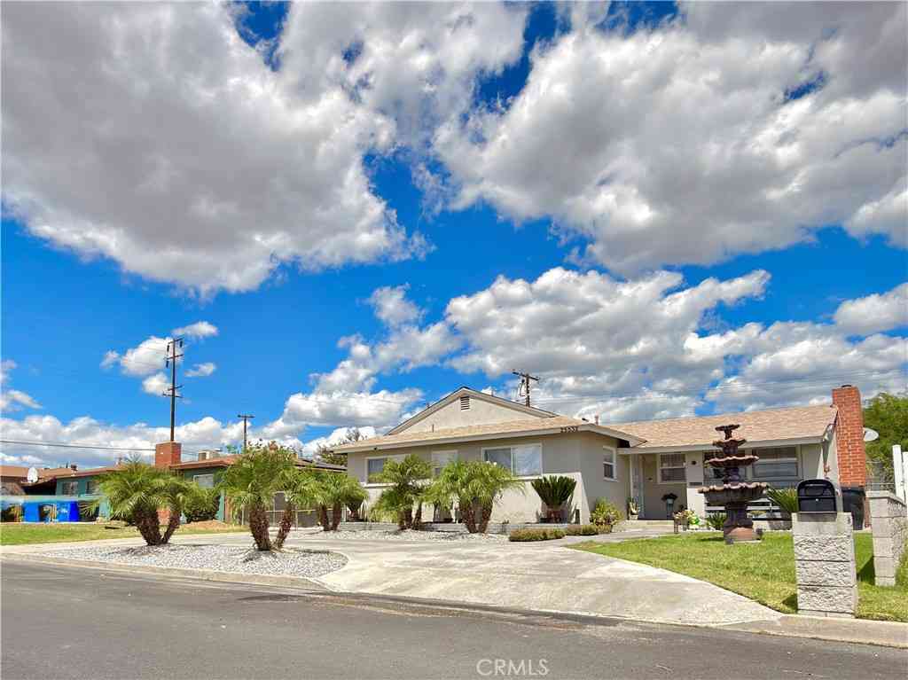 Homes For Sale - 25532 17th<br/> San Bernardino County, San Bernardino, CA 92404