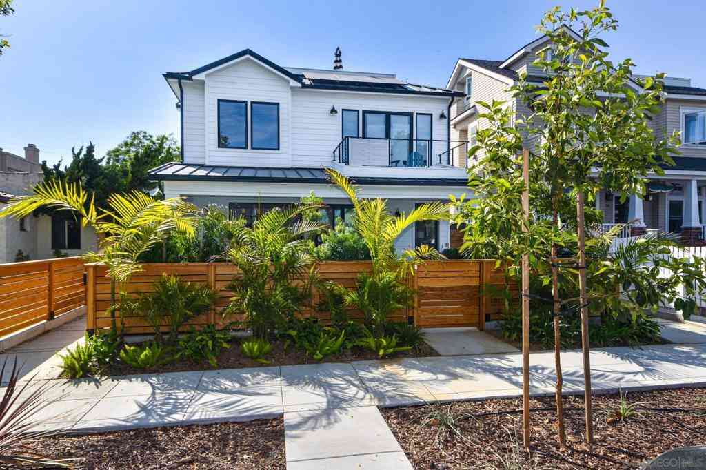 Homes For Rent - 924 D Ave<br/> Coronado, CA 92118