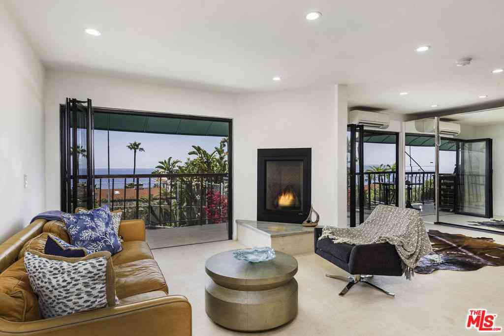 Condo For Rent - 26664 Seagull Way #A116<br/> Malibu, CA 90265