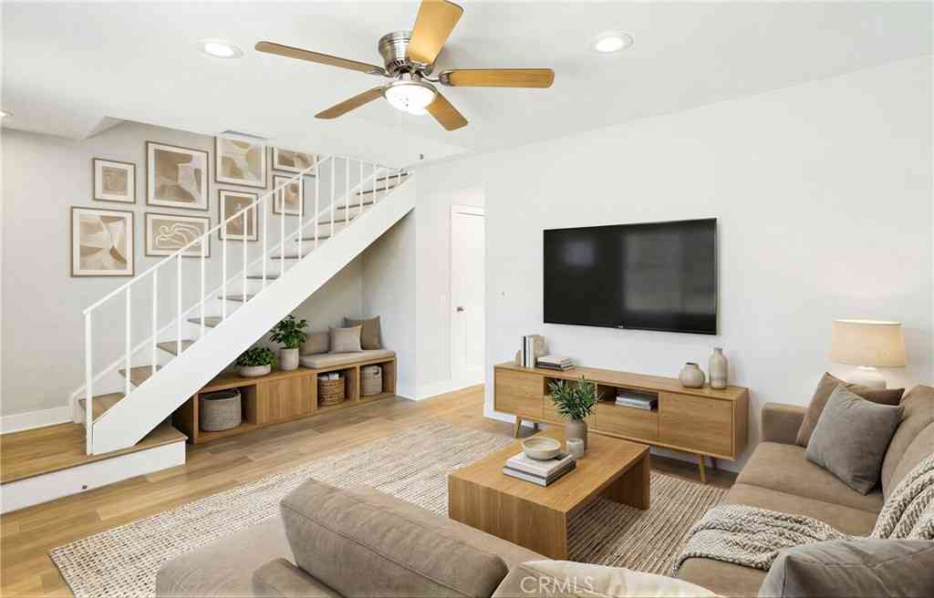 Condo For Sale - 18 Heritage<br/> Orange County, Irvine, CA 92604