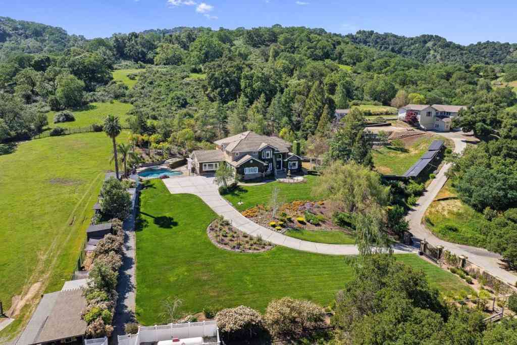 Homes For Sale - 20397 Almaden Road<br/> Santa Clara County, San Jose, CA 95120