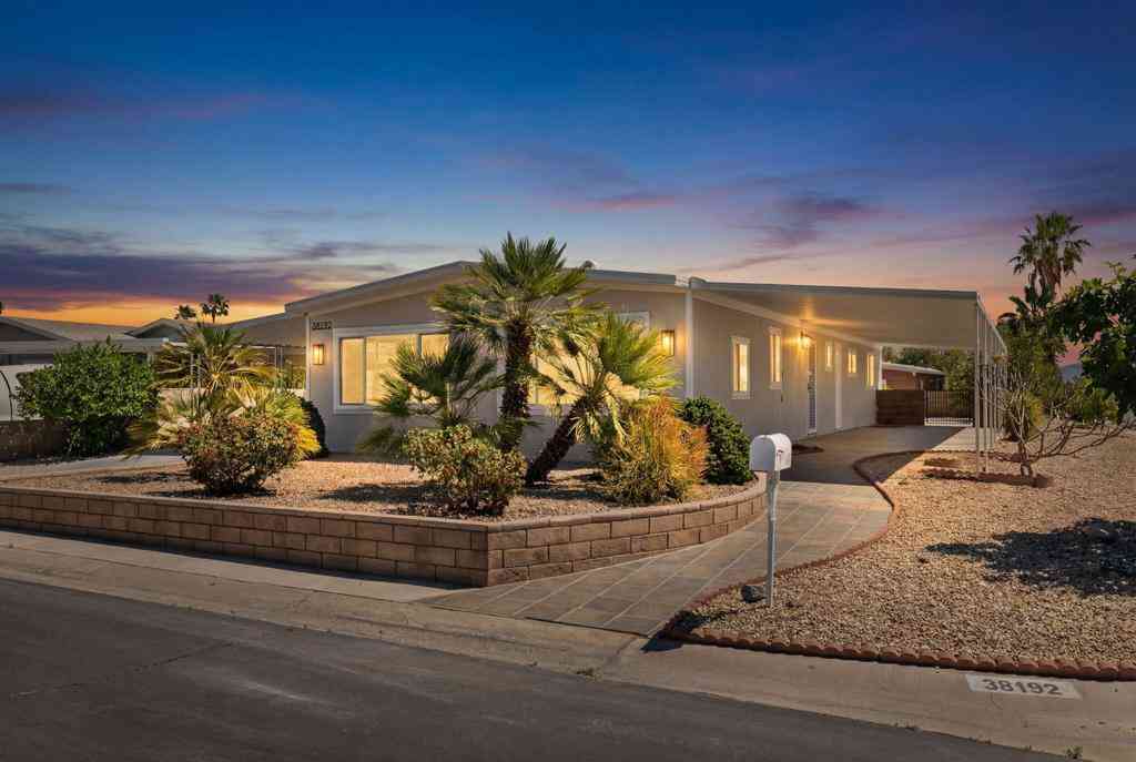 Mobile Home For Sale - 38192 Rock Circle<br/> Palm Desert, CA 92260