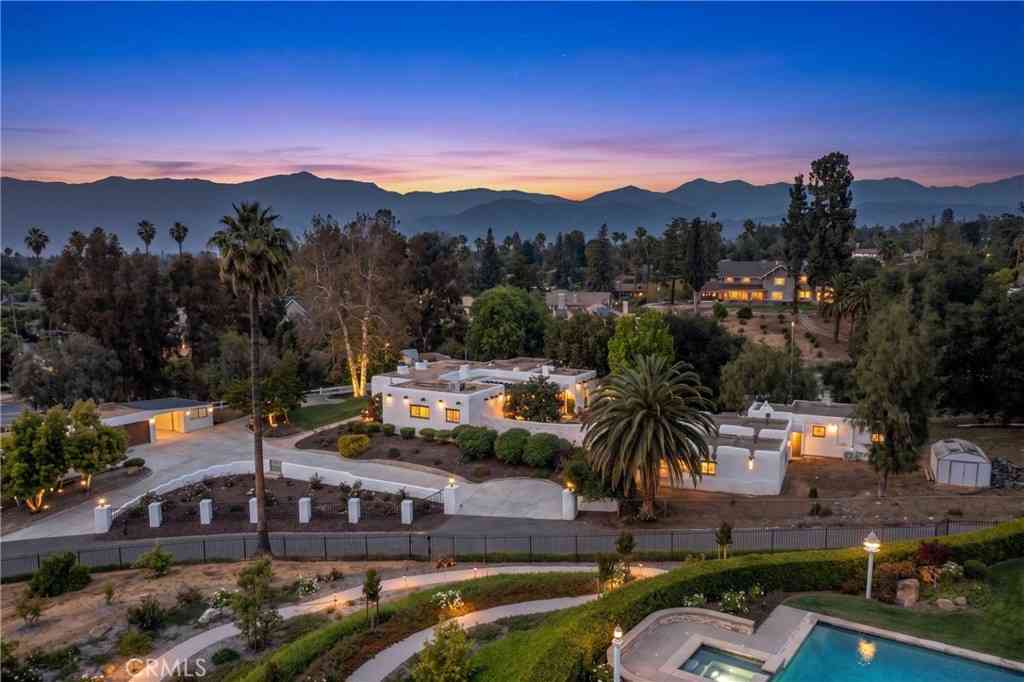 Multifamily For Sale - 1615 Halsey Street<br/> San Bernardino County, Redlands, CA 92373