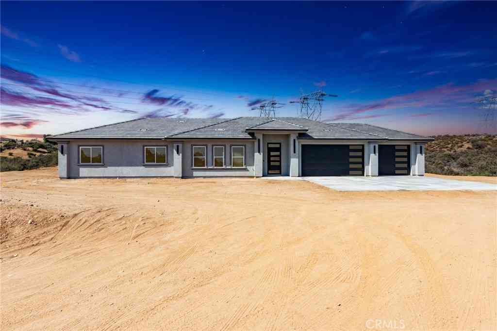 Homes For Sale - 6848 Braceo Street<br/> San Bernardino County, Oak Hills, CA 92344