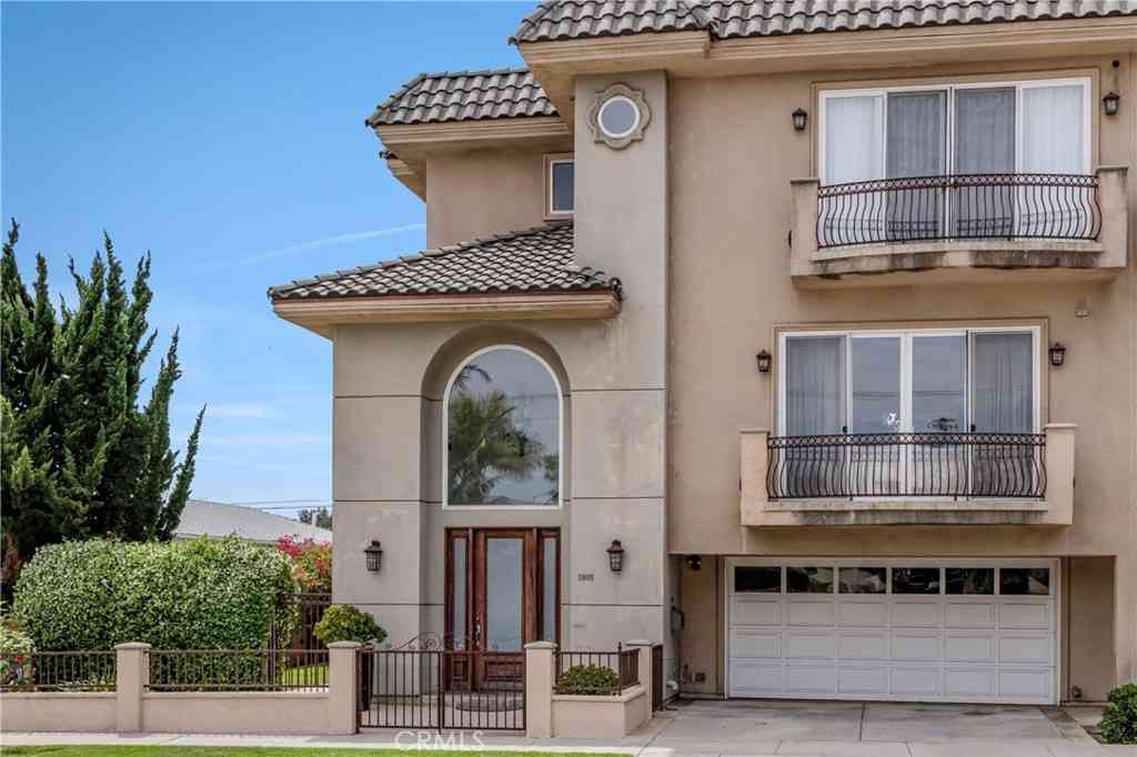 Townhouse For Sale - 1905 Colby Avenue<br/> Los Angeles, CA 90025