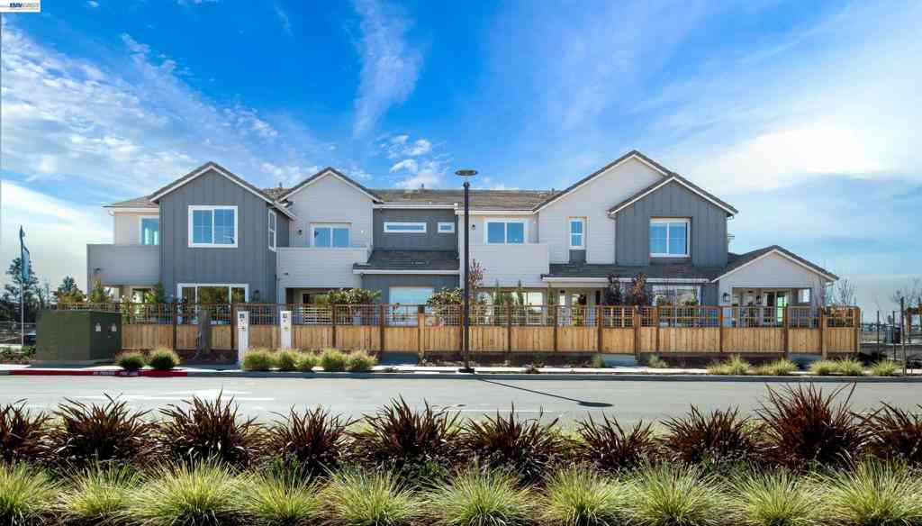 Condo For Sale - 151 Compass Drive #2103<br/> Napa County, Napa, CA 94558