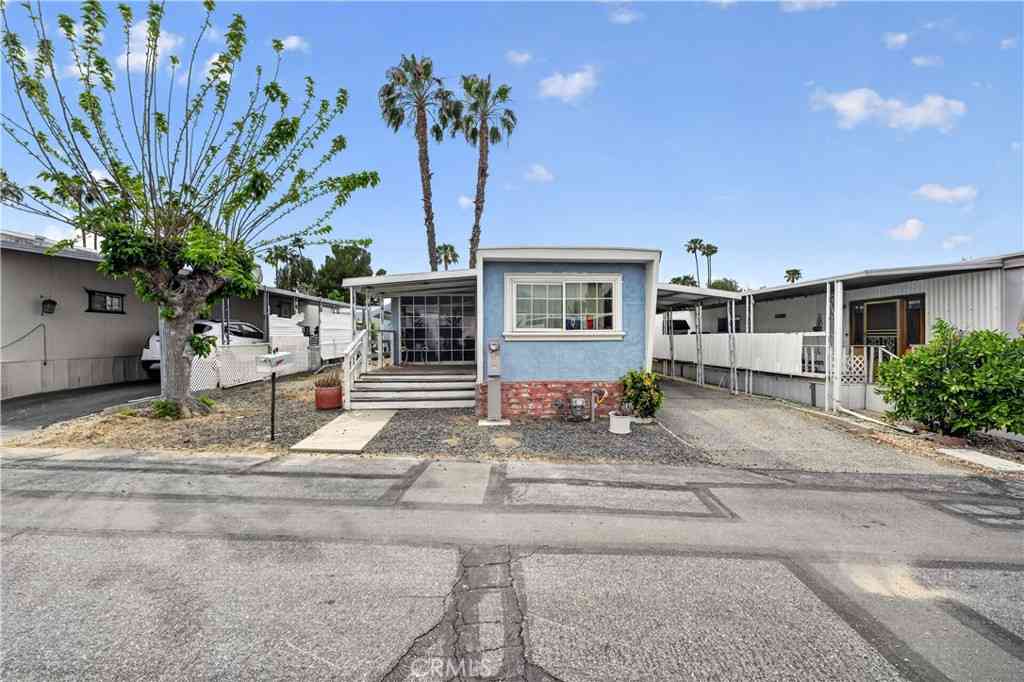 Mobile Home For Sale - 42751 E Florida Ave #180<br/> Riverside County, Hemet, CA 92544