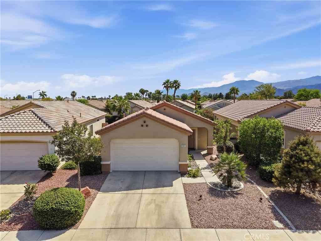 Homes For Sale - 78697 Hampshire<br/> Riverside County, Palm Desert, CA 92211