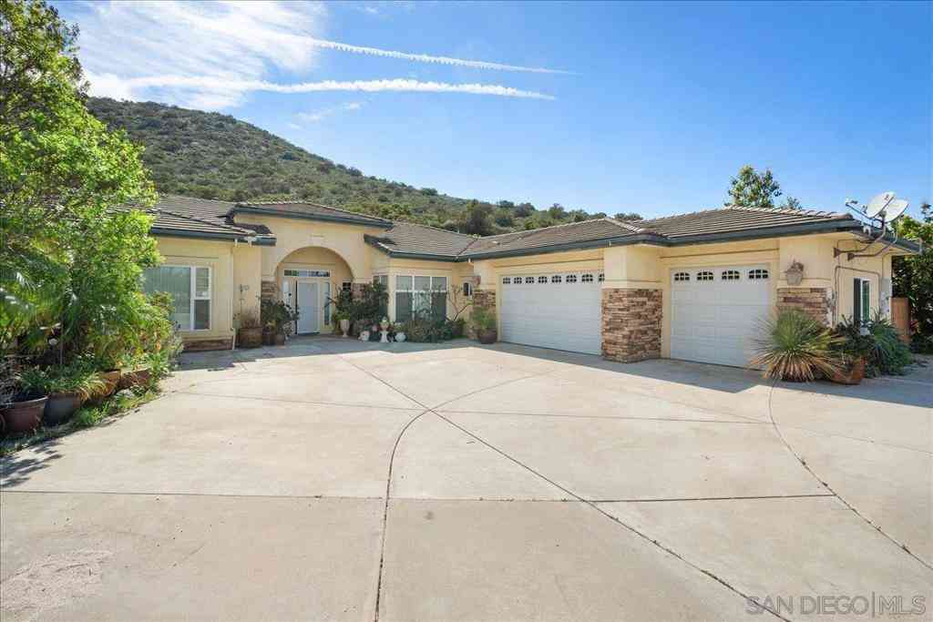 Homes For Sale - Residential<br/> San Diego County, Santee, CA 92071