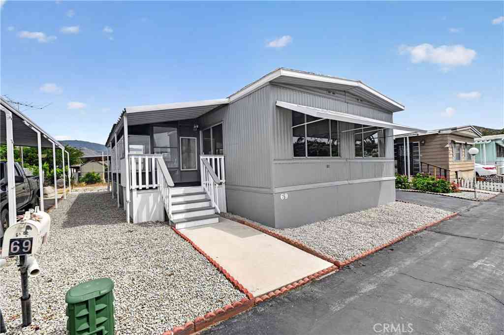Mobile Home For Sale - 45055 E Florida Ave #69<br/> Hemet, CA 92544