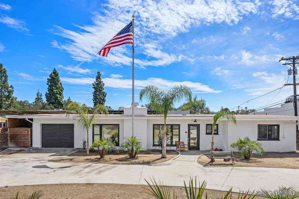 Homes For Sale - 1211 E Mission Road<br/> San Diego County, Fallbrook, CA 92028