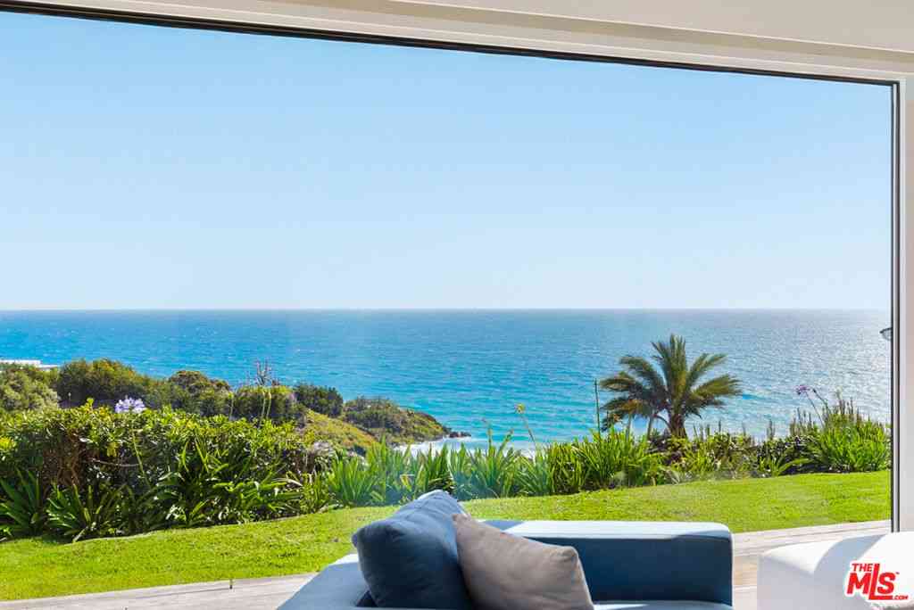 Condo For Sale - 6817 Seawatch Lane<br/> Malibu, CA 90265