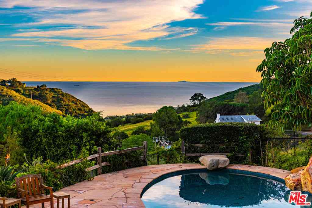 Homes For Sale - 27008 Old Chimney Road<br/> Los Angeles County, Malibu, CA 90265