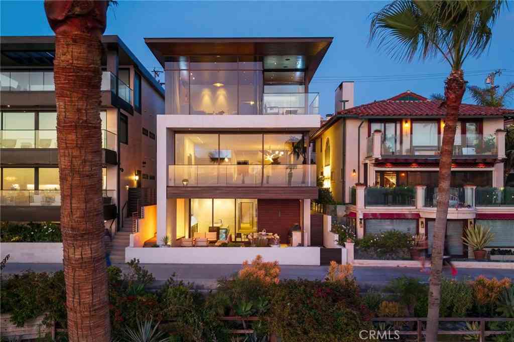 Homes For Sale - 1204 The Strand<br/> Los Angeles County, Manhattan Beach, CA 90266