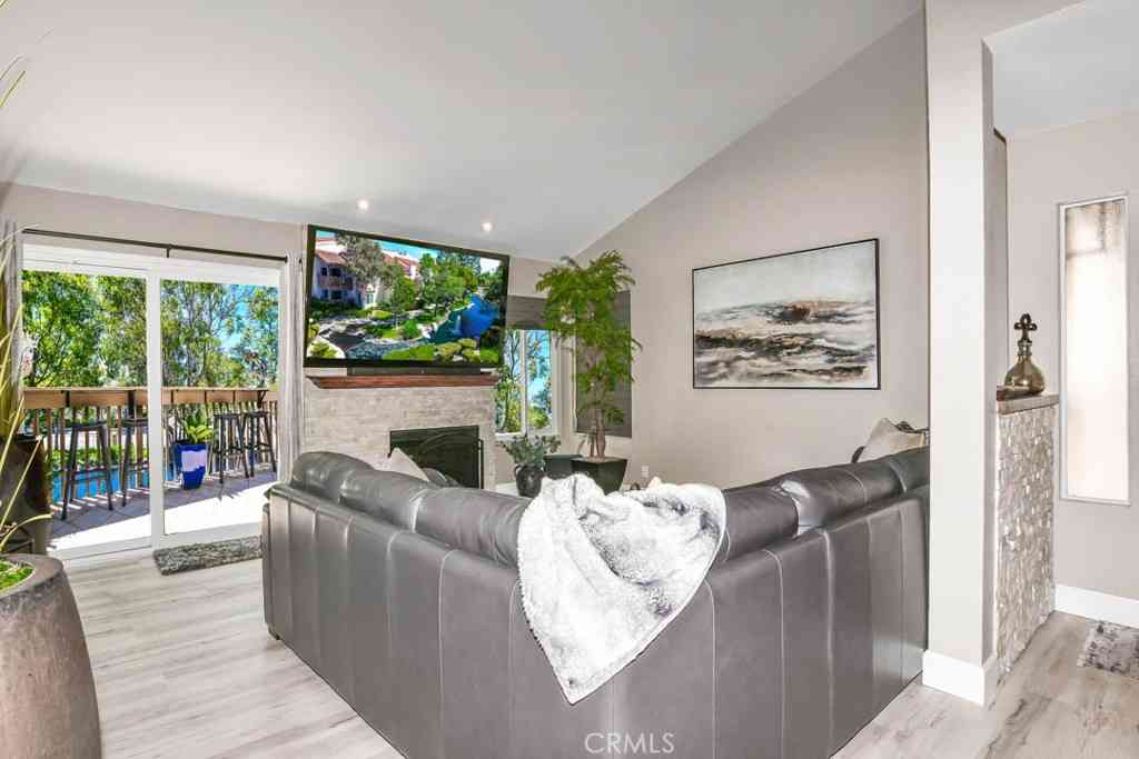 Condo For Sale - 16521 Grunion Lane #206<br/> Huntington Beach, CA 92649