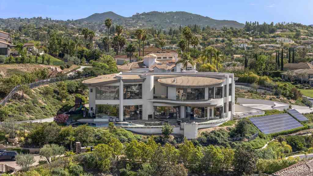 Homes For Sale - 13220 Highlands Ranch Rd<br/> San Diego County, Poway, CA 92064