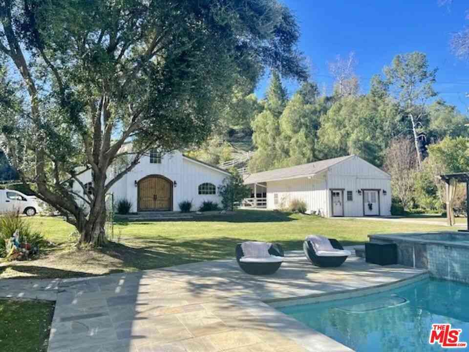 Homes For Sale - 24024 Long Valley Road<br/> Los Angeles County, Hidden Hills, CA 91302